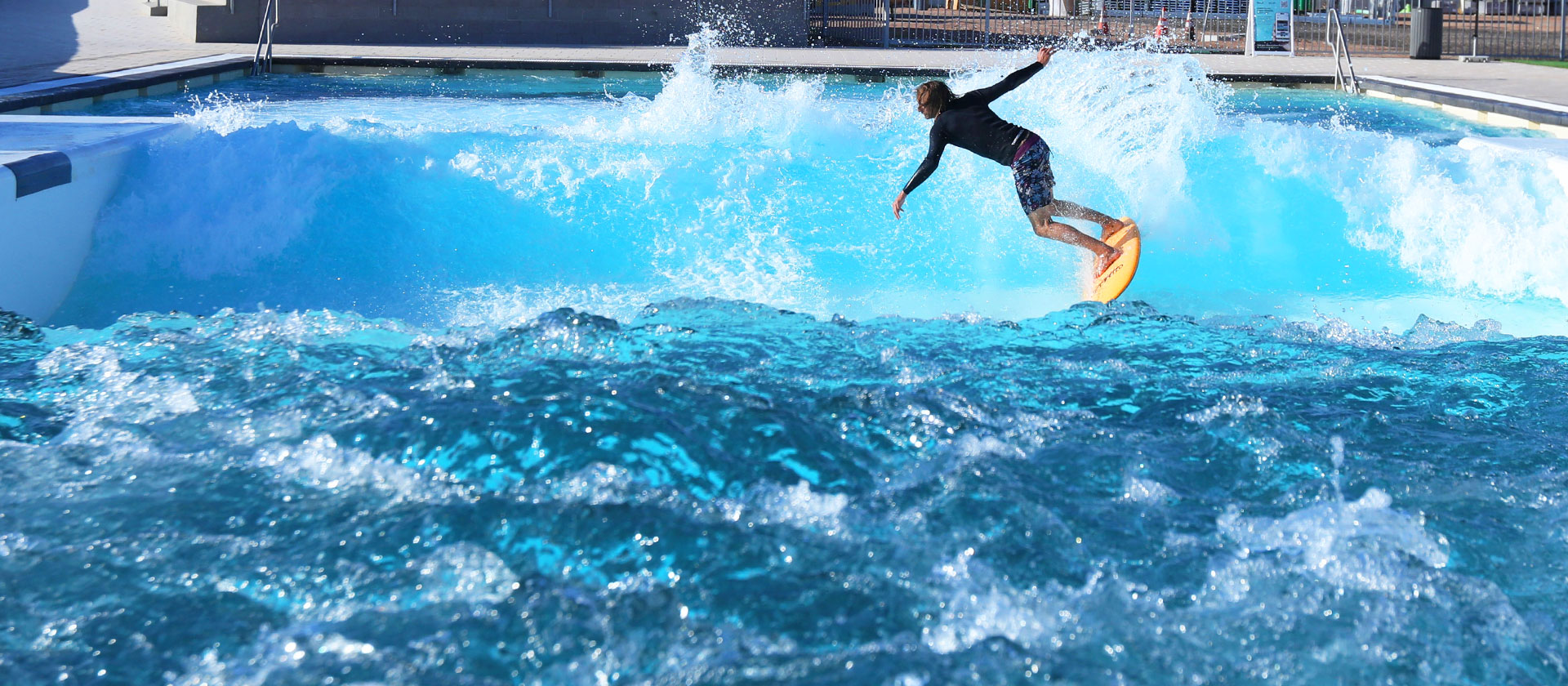 The standing river wave at Revel Surf